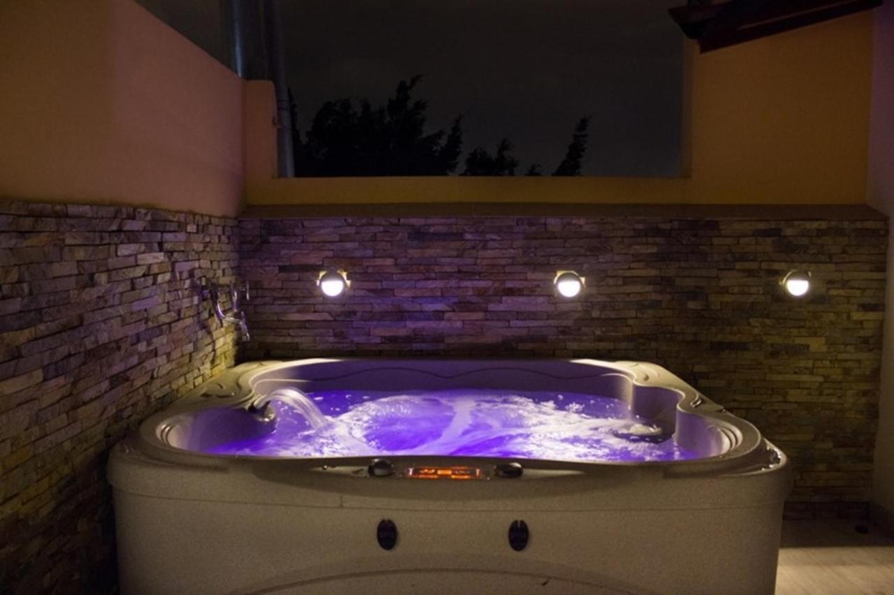 Apartamento Lleras Ac Hot Tub Medellín Dış mekan fotoğraf